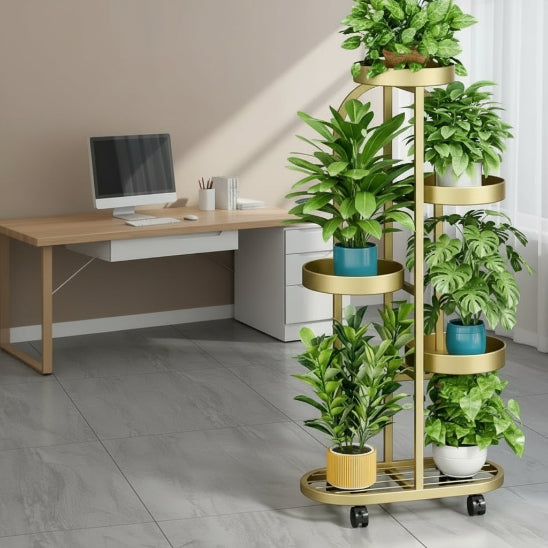 support plante doré dans un bureau